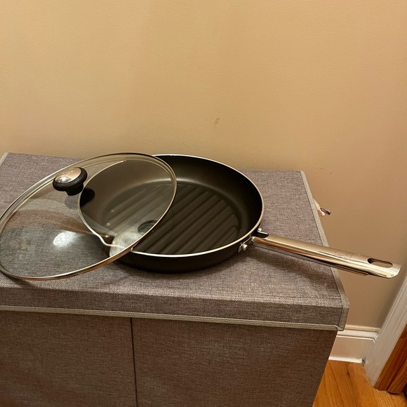 George Forman grill pan with lid - Picture 3 of 5